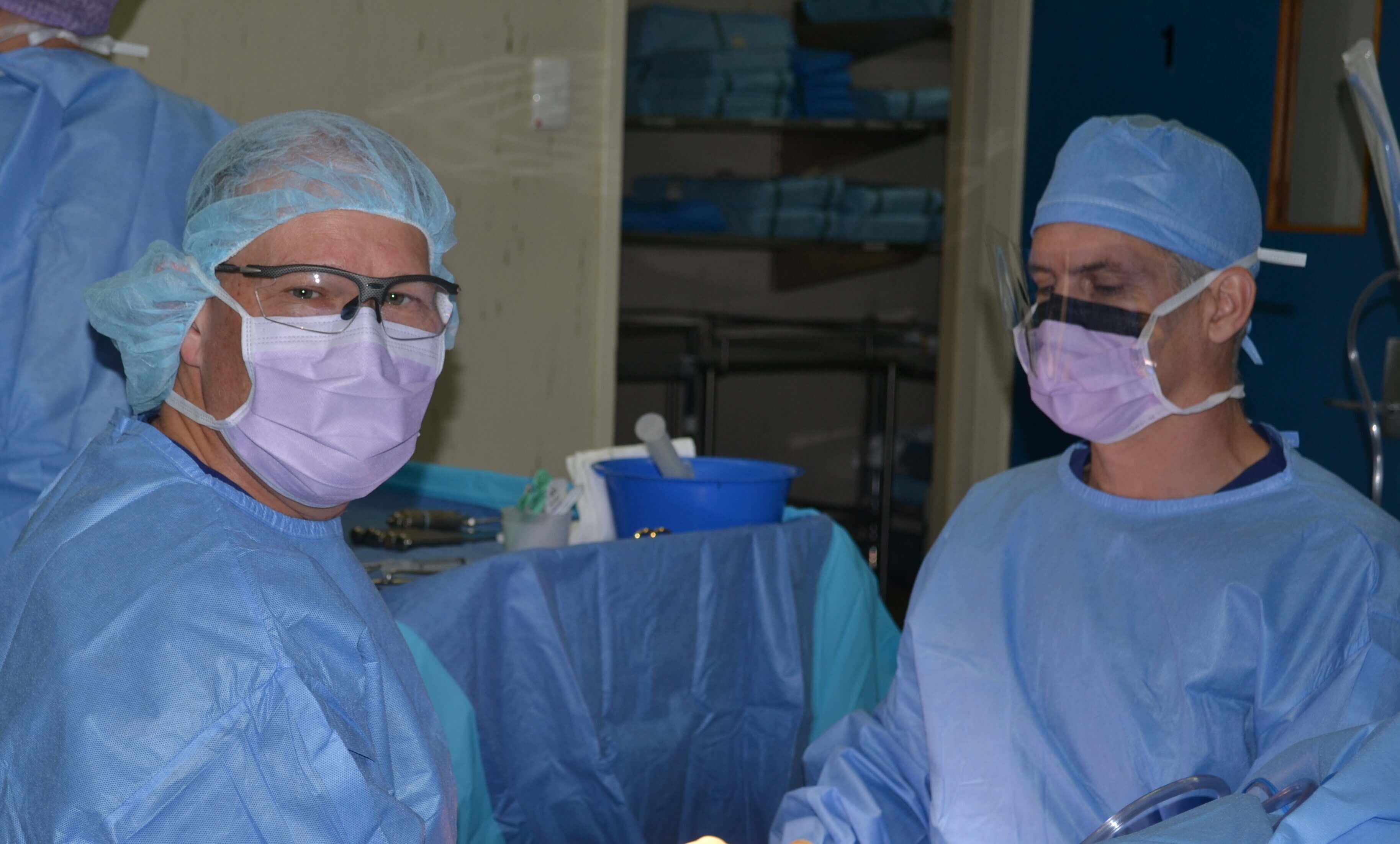 Dr Nimon in theatre Dr Nimon in theatre